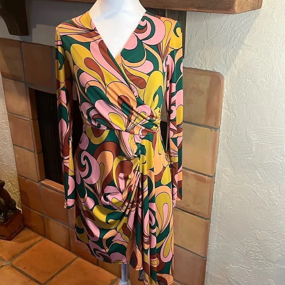 Donna Morgan Retro Print Faux Wrap Dress, size 4
